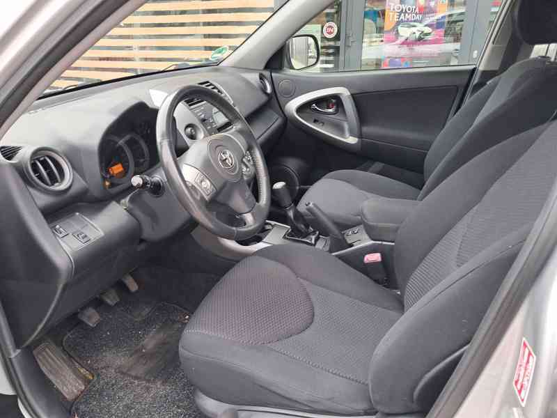 Toyota RAV4 2.0i 4x4 Sol benzín 112kw - foto 13