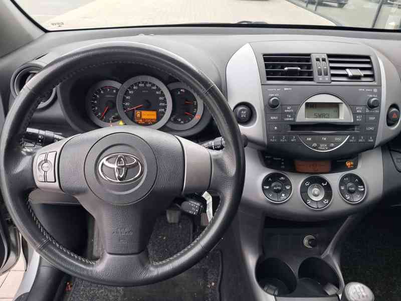 Toyota RAV4 2.0i 4x4 Sol benzín 112kw - foto 10