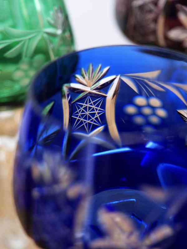 Set barevných křišťálových sklenic na víno - foto 9