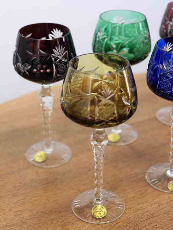 Set barevných křišťálových sklenic na víno - foto 2