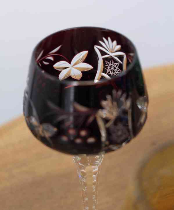 Set barevných křišťálových sklenic na víno - foto 10