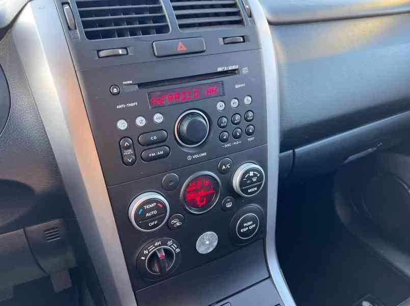 Suzuki Grand Vitara 2,4i benzín 122kw - foto 14