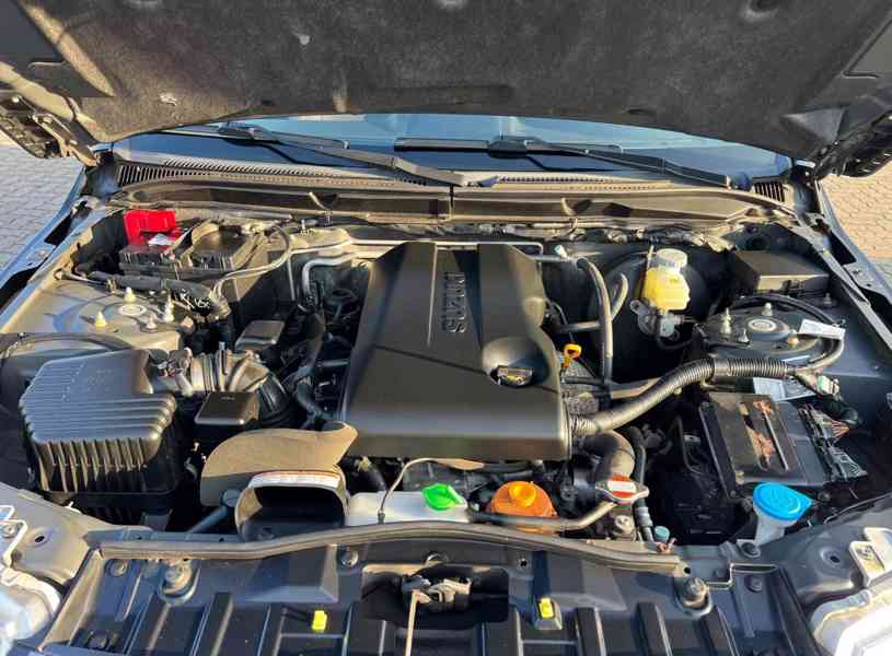 Suzuki Grand Vitara 2,4i benzín 122kw - foto 8