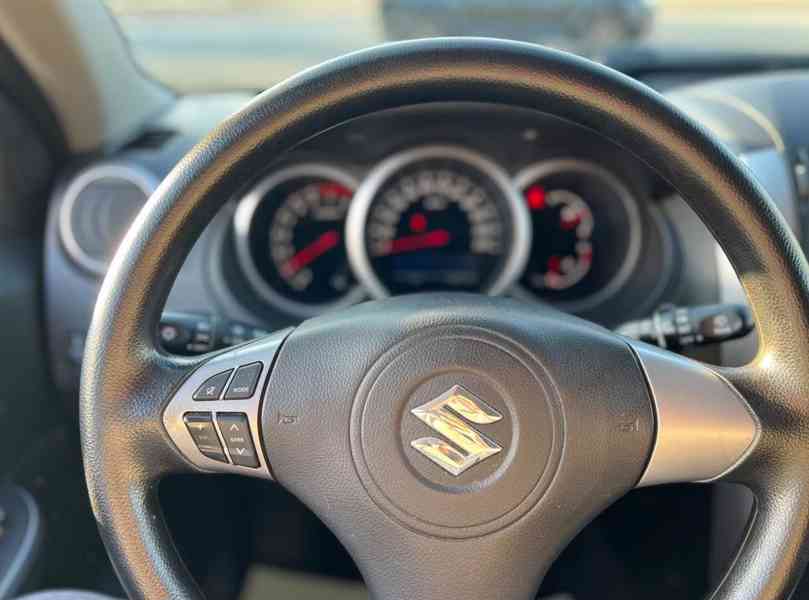 Suzuki Grand Vitara 2,4i benzín 122kw - foto 12