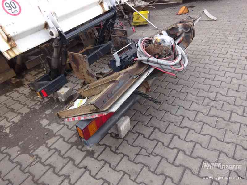 Hydraulické čelo skládací pod šasí - foto 3