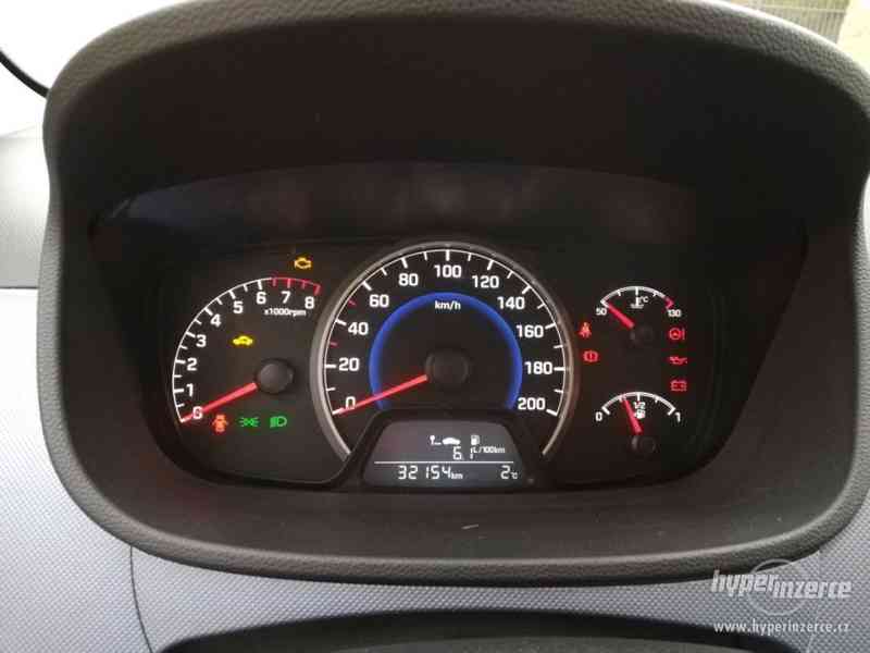 Hyundai i10, 1.0 - 32.000 km, první majitel, servis.knížka - foto 7