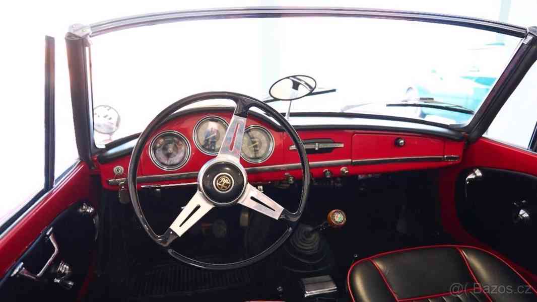 Alfa Romeo Giulia Spider 1600 - foto 2