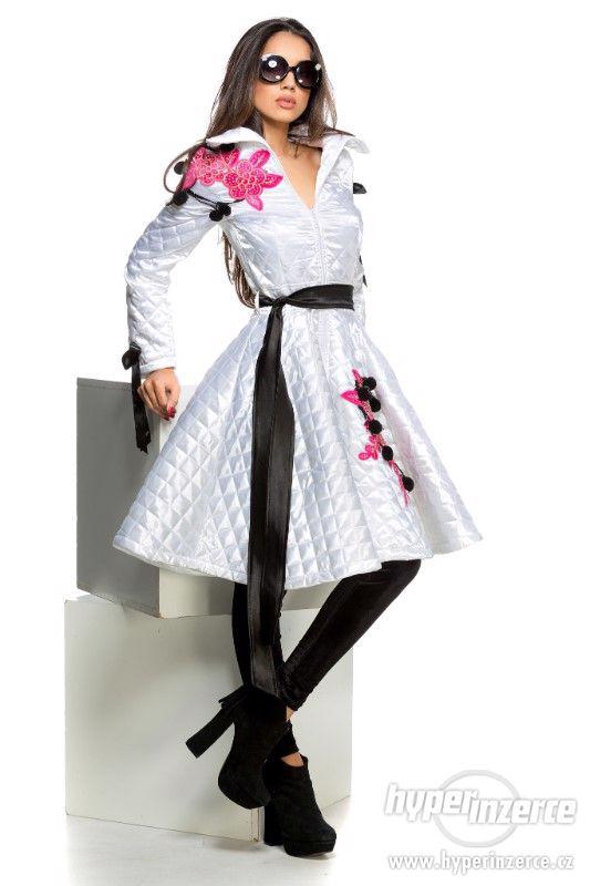 Damsky zimny biely ackovy kabat s kvetmi a ine{NOVE - foto 2