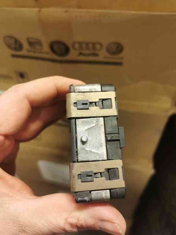 Originální jednotka Front Assist Škoda superb 3 - foto 3