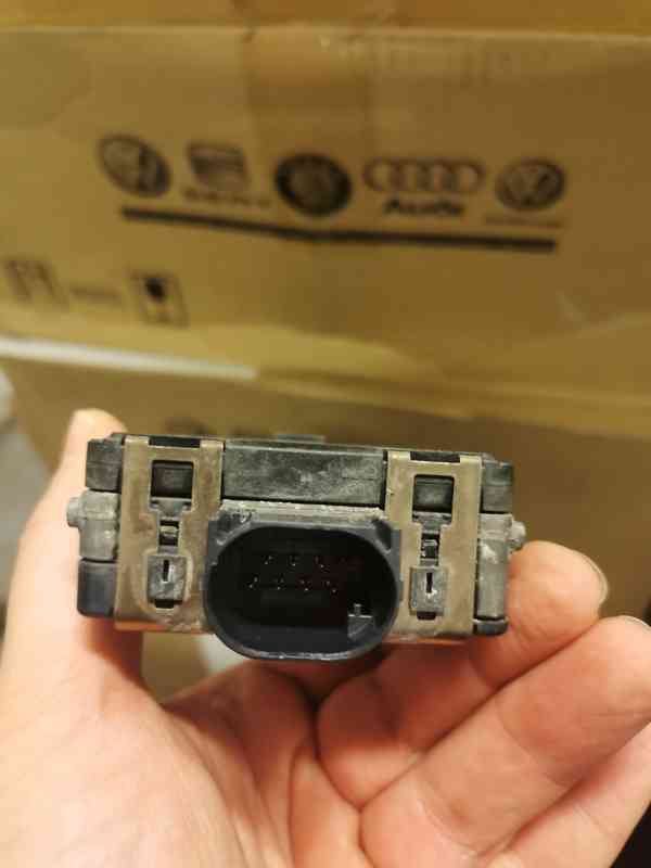 Originální jednotka Front Assist Škoda superb 3 - foto 4