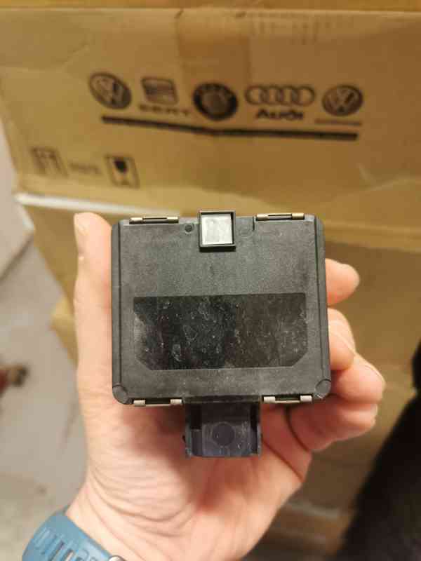 Originální jednotka Front Assist Škoda superb 3 - foto 2