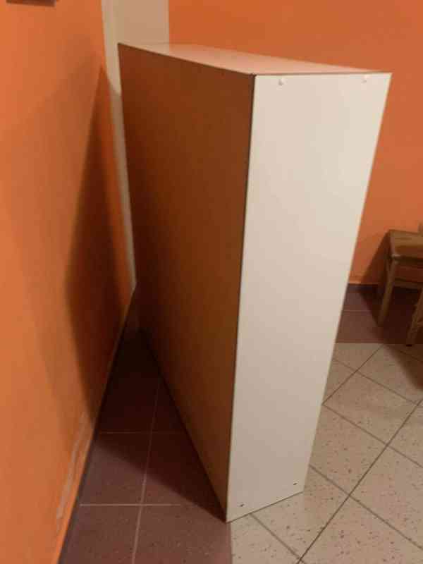 Dlouhý bílý regál / skříň 135 cm – Olomouc - foto 2