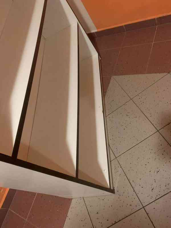 Dlouhý bílý regál / skříň 135 cm – Olomouc - foto 7