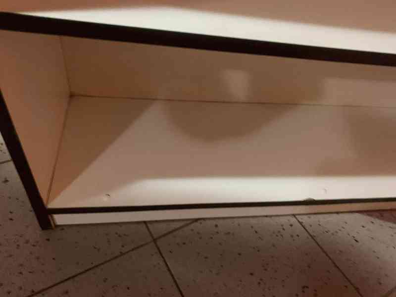 Dlouhý bílý regál / skříň 135 cm – Olomouc - foto 3