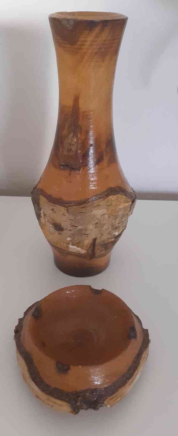 Dřevěná váza s popelníkem