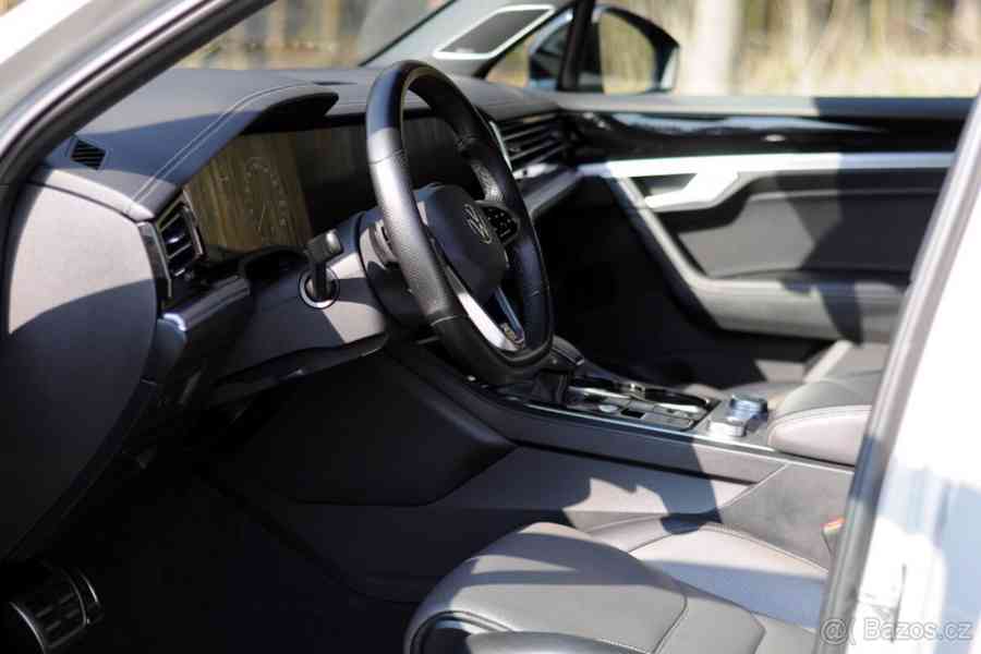 Volkswagen Touareg 3,0   TDI R-Line | 252 kW | 1. maj. - foto 10