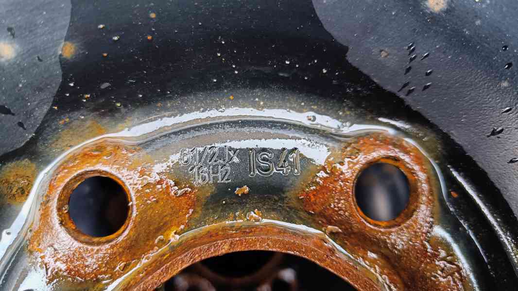 Sada zimních kol 215/60 R16 95H, disk 6,5Jx16 H2 ET41 - foto 12