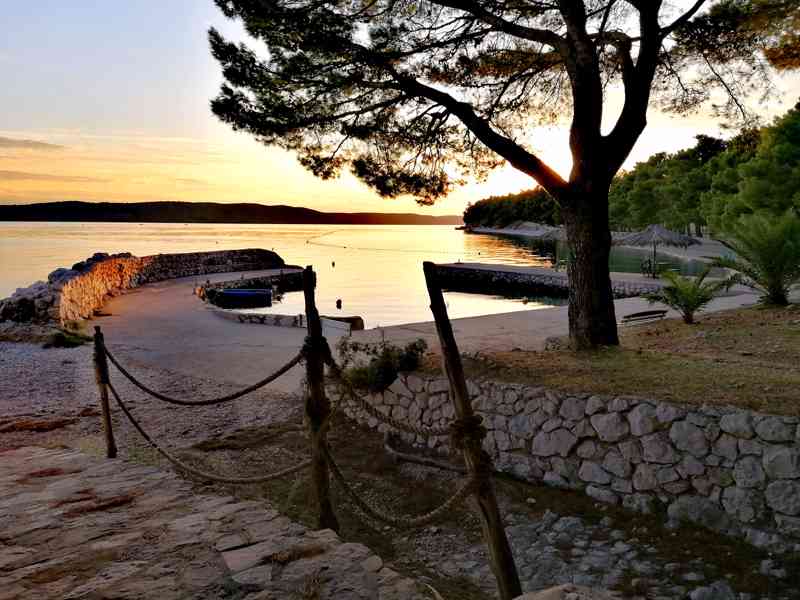 Chorvatsko - Makarská - karavany s klimatizací - foto 31