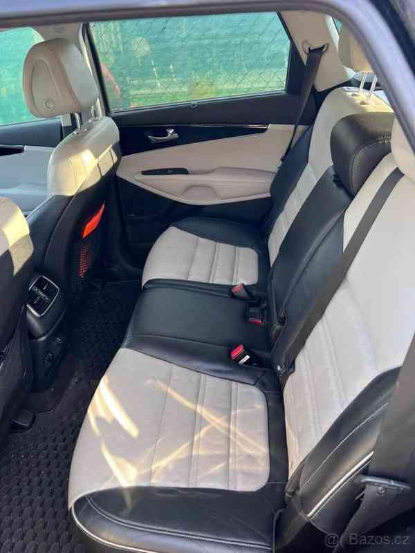 Kia Sorento 2,2   CRDi, 147 Kw, r.v. 2017 - 7mis - foto 9