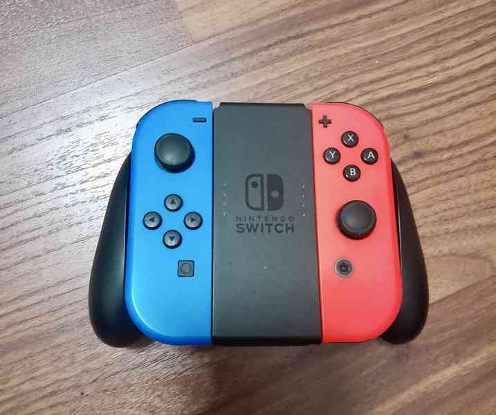 Nintendo Switch + 4 hry a kryt. - foto 4