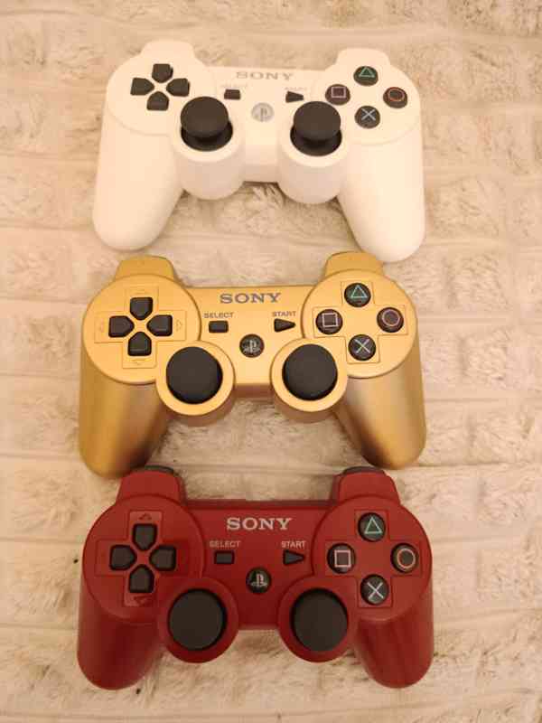PS3 ovladač.. cena 800kč. Ks. Čti popisek.