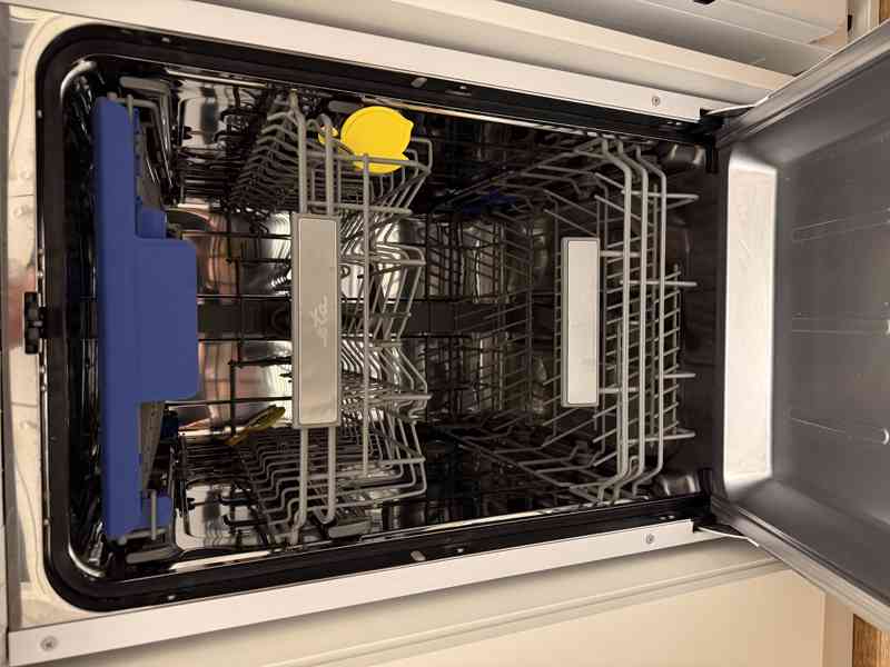 Myčka nádobí  - foto 3