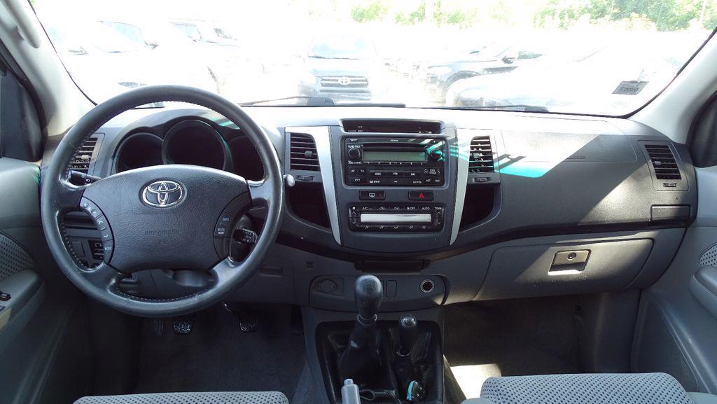 Toyota Hilux 3,0D4D Double Cab Sol 126kw - foto 13