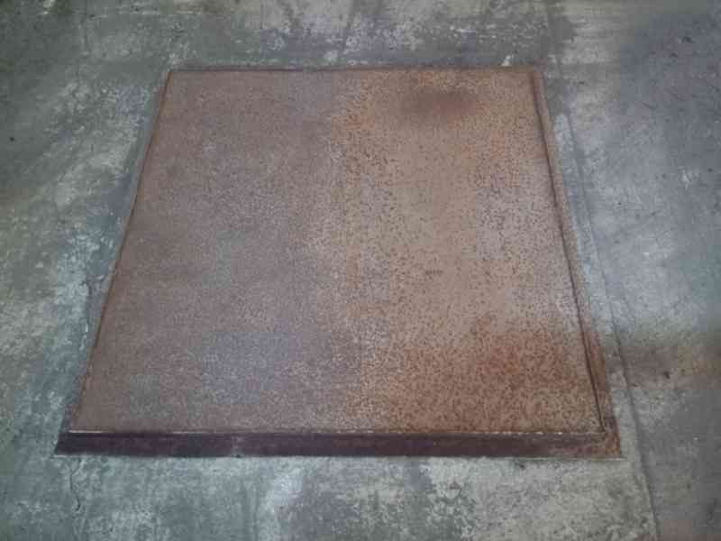 Prodám použitý plechový poklop zesílený 100,5cm x 100,5cm - foto 3
