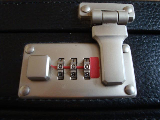 Kufřík s kódovým zámkem - foto 1