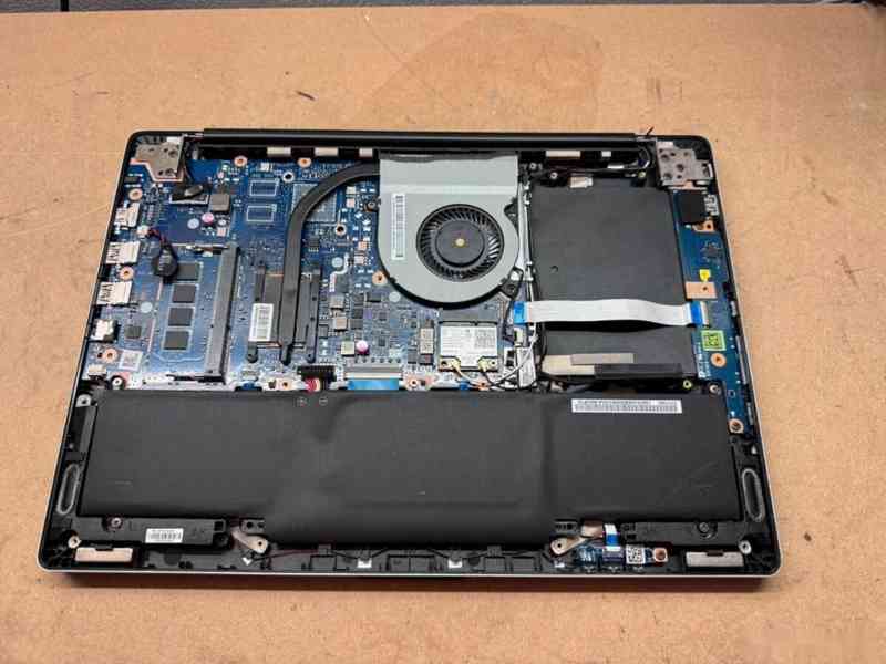 Predám pokazený notebook na náhradné diely zn.ASUS TP300L - foto 2