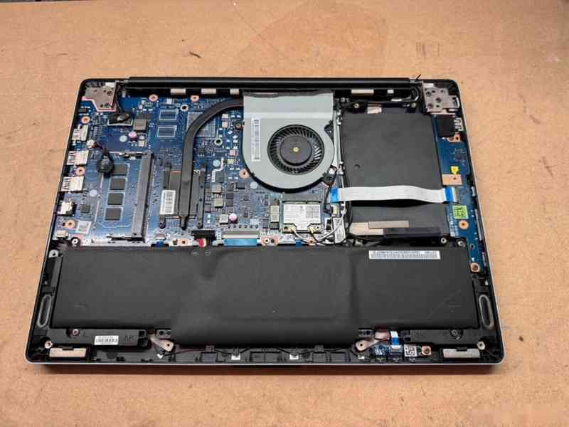 Predám pokazený notebook na náhradné diely zn.ASUS TP300L - foto 3