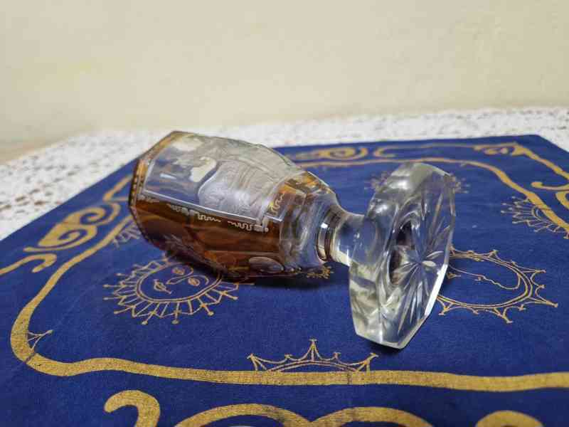 Krásná stará řezaná Sklenice na nožce Maršál Radecký - foto 10