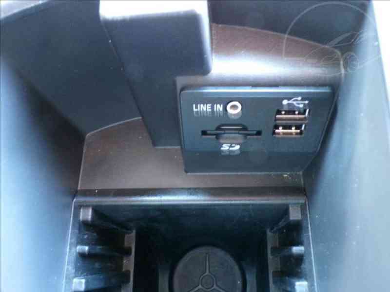 Ford Grand C-Max 2,0 TDCi TITANIUM,TAŽ.ZAŘ. - foto 20