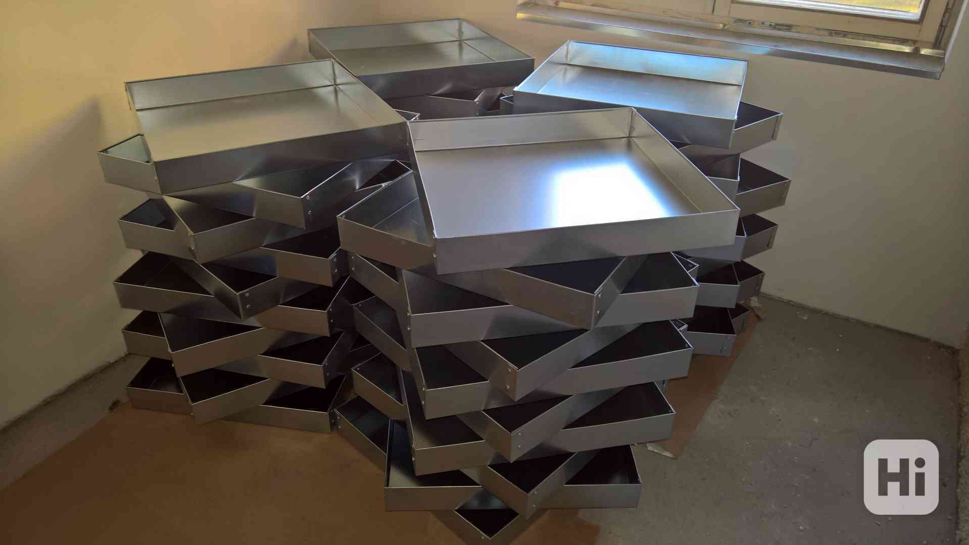 včely-plechové víko na úl - foto 1