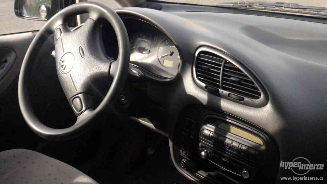 Volkswagen Sharan 1.9 TDI 81kW - foto 8