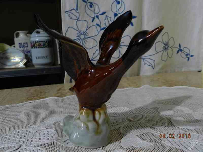 Krásná stará porcelánová soška Kachna Kačena - foto 2