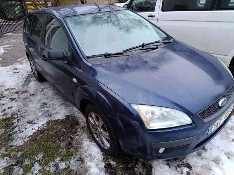 Prodám na náhradní díly nebo k opravě Focus 1,6 TDCI 2006 - foto 17