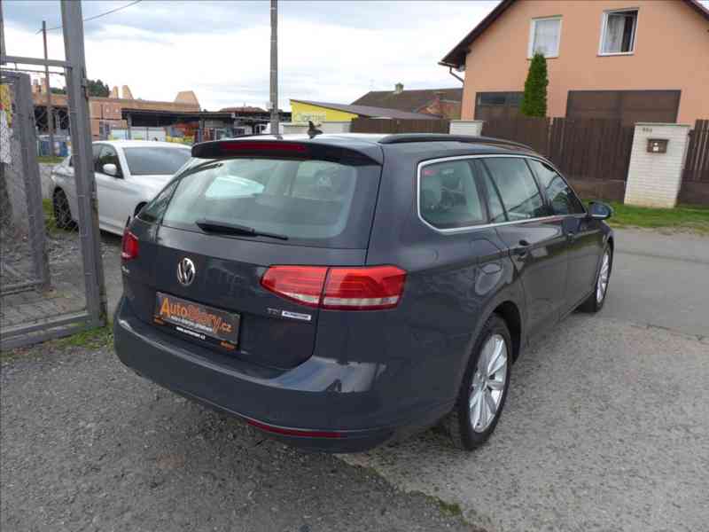 Volkswagen Passat 1,6 TDI COMFORTLINE, NAVI - foto 3