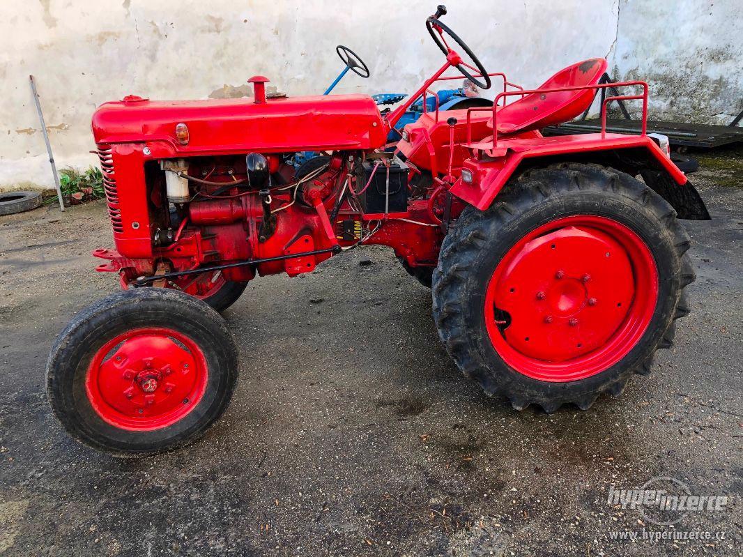 Traktor Farmall - foto 1