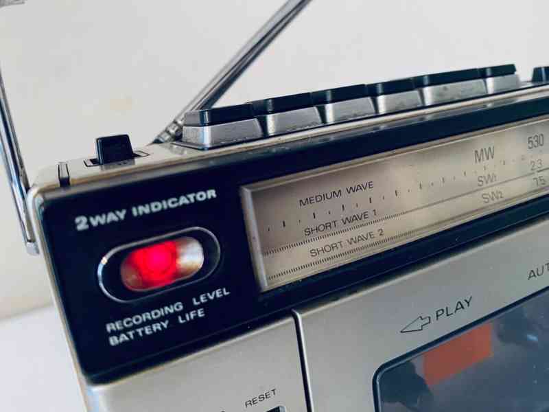 Radiomagnetofon Sanyo M 1700F, rok 1977 - foto 2