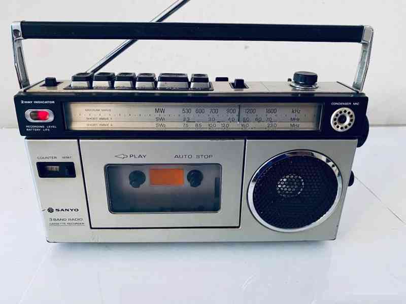 Radiomagnetofon Sanyo M 1700F, rok 1977 - foto 5
