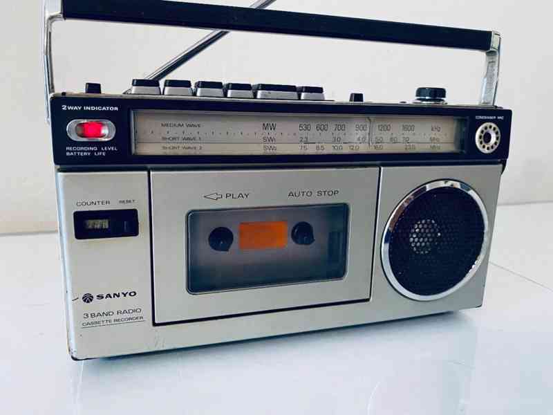 Radiomagnetofon Sanyo M 1700F, rok 1977 - foto 3