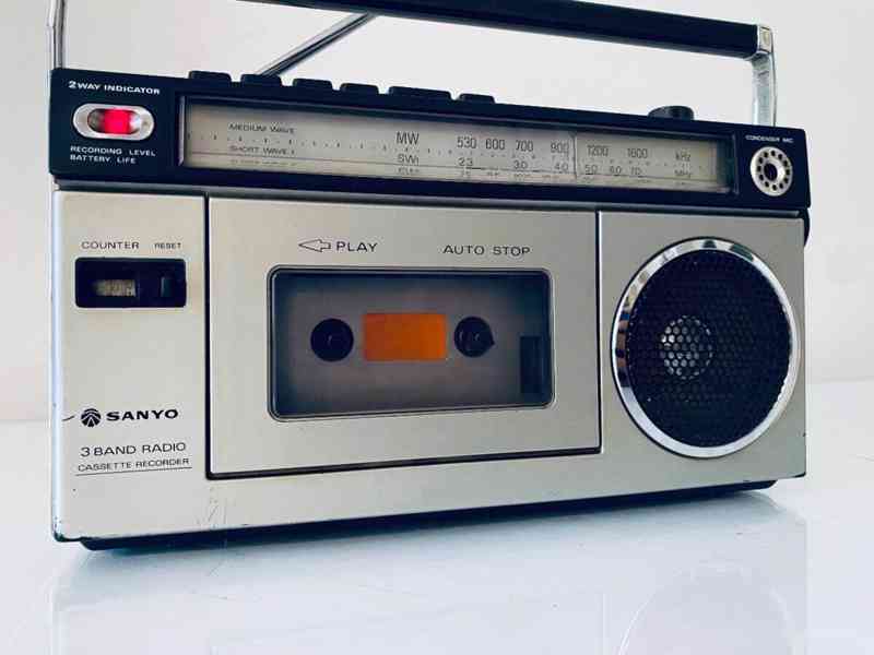 Radiomagnetofon Sanyo M 1700F, rok 1977 - foto 7