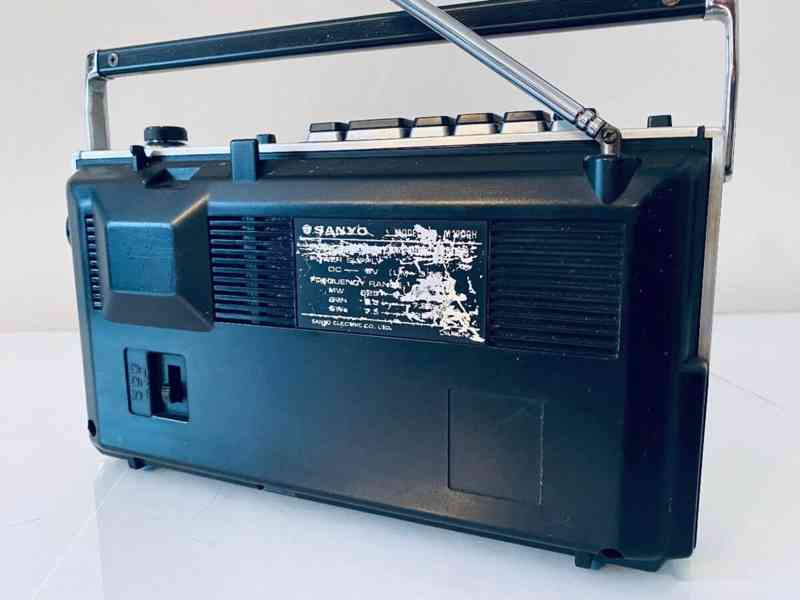 Radiomagnetofon Sanyo M 1700F, rok 1977 - foto 9