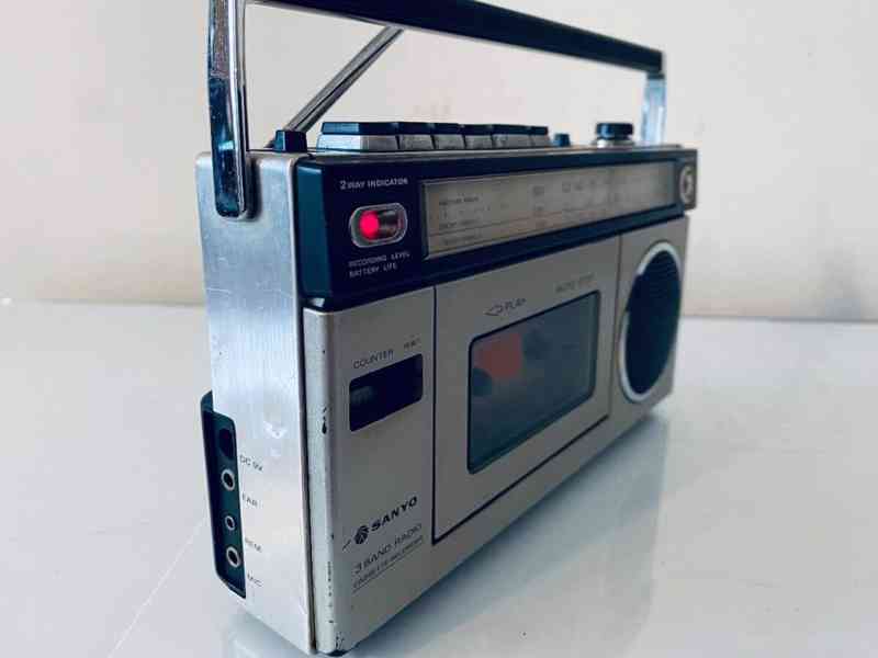 Radiomagnetofon Sanyo M 1700F, rok 1977 - foto 8
