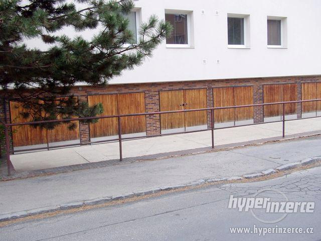Praha 6 - Dejvice, byt  3 + 1 /  terasa, garáž, 94 m2. - foto 2