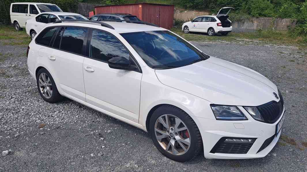 Škoda Octavia kombi 2.0 TSI - foto 2