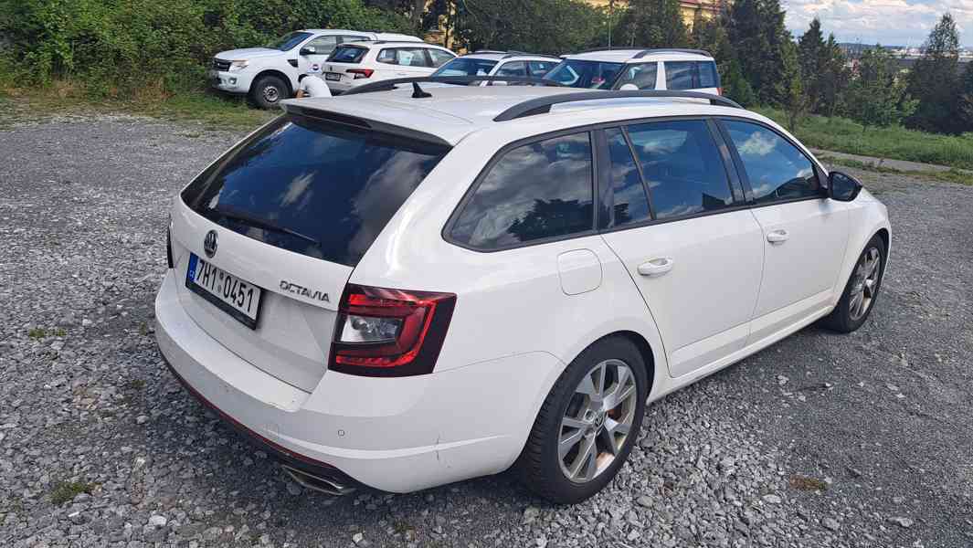 Škoda Octavia kombi 2.0 TSI - foto 4