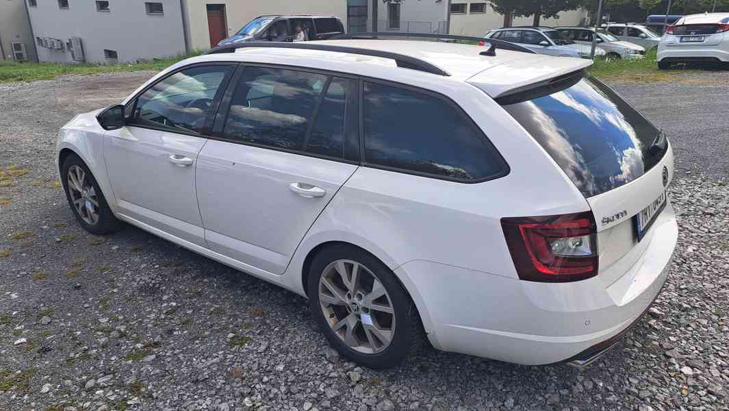 Škoda Octavia kombi 2.0 TSI - foto 3