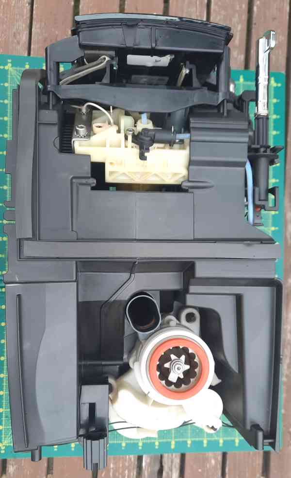 De'Longhi Magnifica S-ECAM 22.110.B – 66% sleva - foto 9